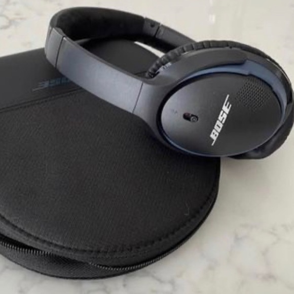 Bose Headphones Bose Headphones Black Euc Comes With Cords And Case